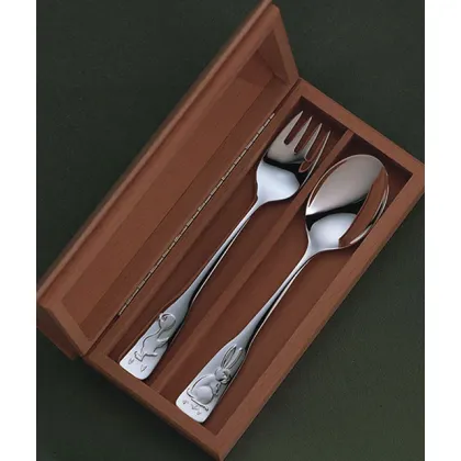 Zdjęcie Zestaw dla dziecka – widelec z łyżką w drewnianym pudełku - Pampaloni