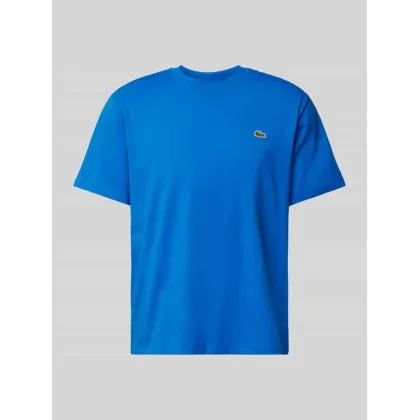 Zdjęcie T-shirt z naszywką z logo