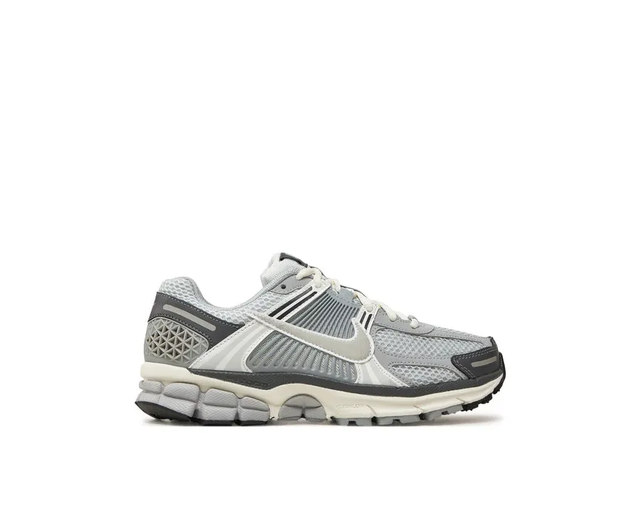 obrazek 1 Nike Sneakersy Zoom Vomero 5 FD9919 001 Szary