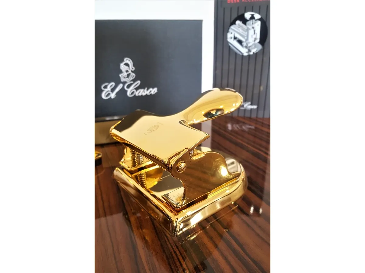 Exclusive El Casco gift