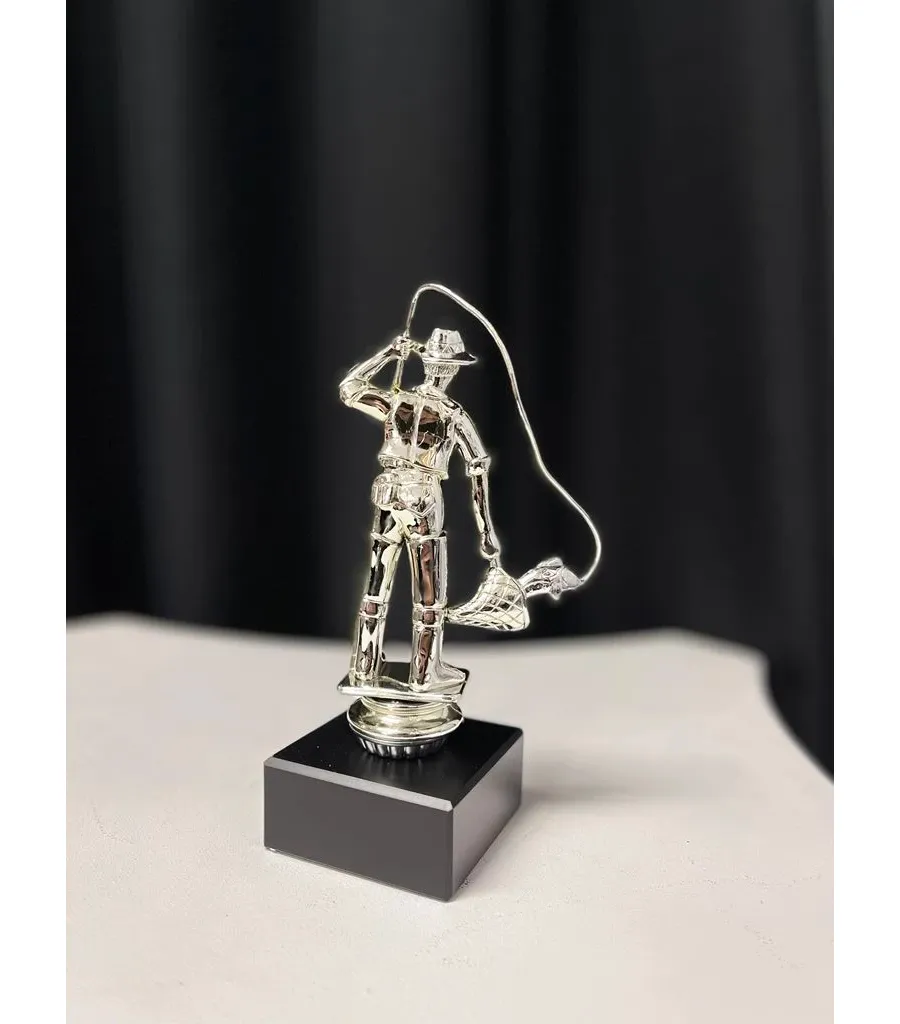 obrazek 4 Figurka na biurko dla miłośnika wędkowania - prezent