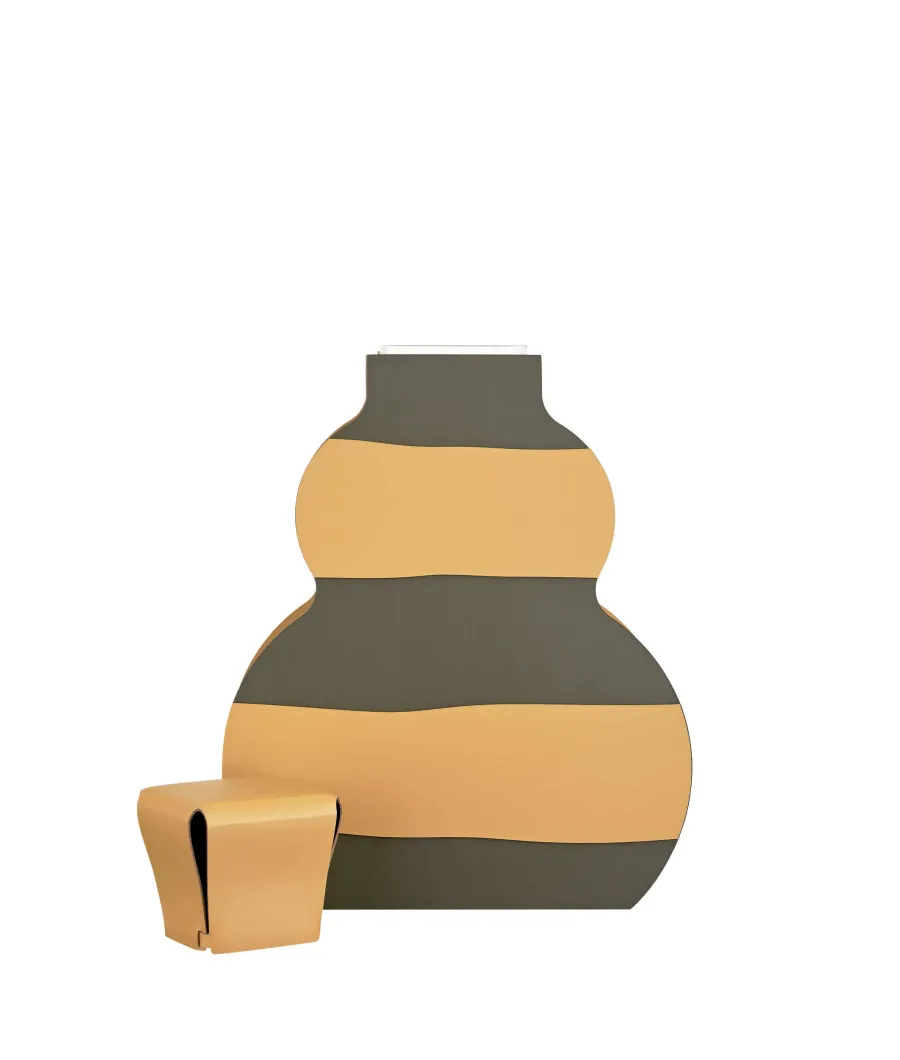 obrazek 3 Niepowtarzalny wazon Otto 9x33xH45 cm ze skóry w poziome pasy w kolorze musztardowym i ciemnooliwkowym