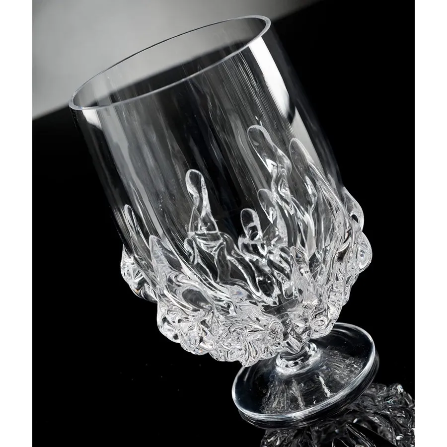 picture 2 Elegant little water glass with decoration