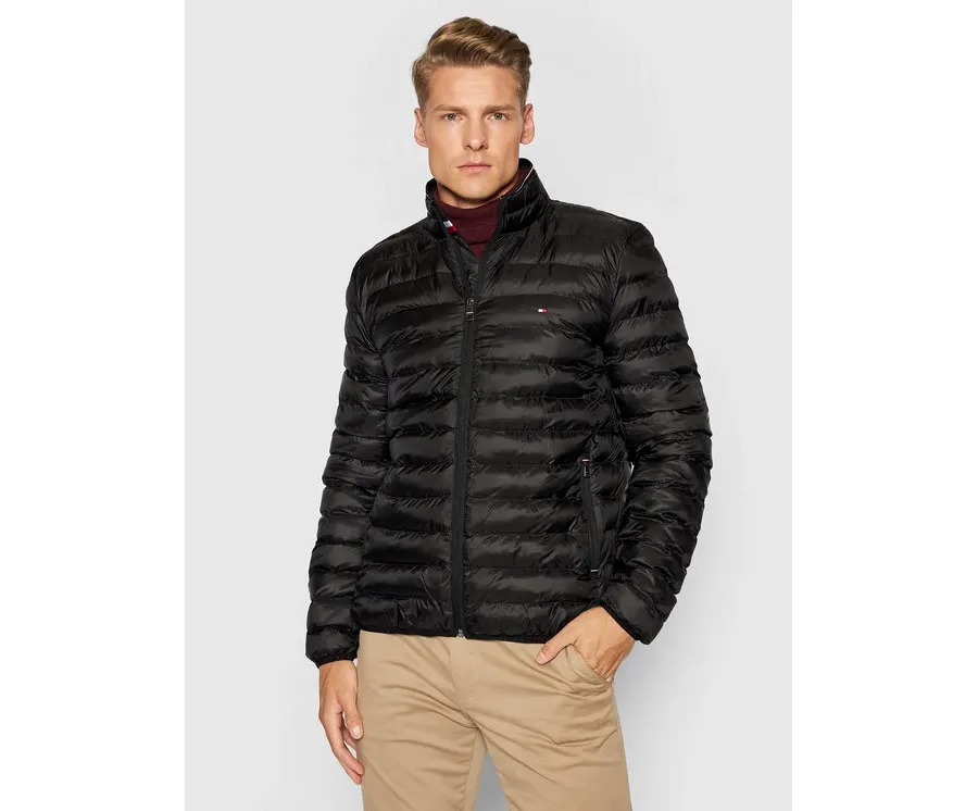 obrazek 1 Tommy Hilfiger Kurtka przejściowa Core Circular MW0MW18763 Czarny Regular Fit