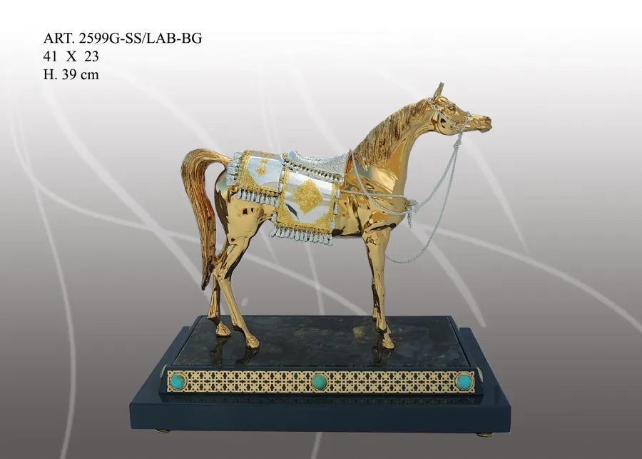 obrazek 1 Elegancka figura konia na podstawie