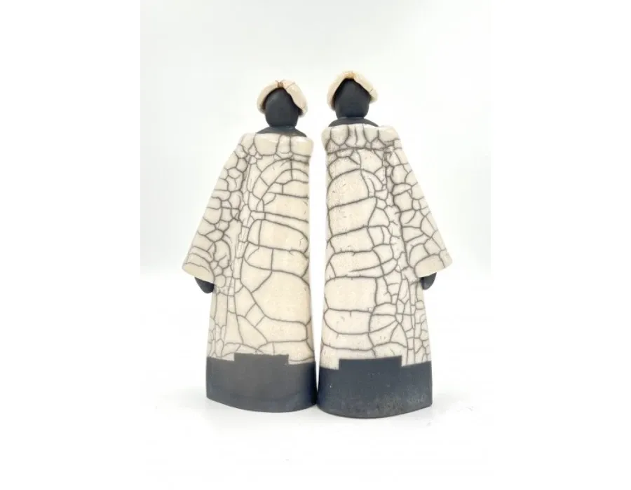obrazek 3 Wyjątkowa figurka z ceramiki "Obok siebie" - idealna na prezent