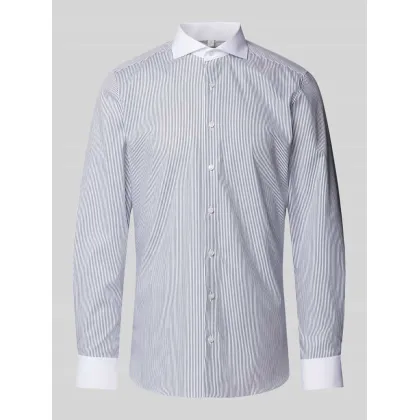 Zdjęcie Koszula biznesowa o kroju slim fit z kołnierzykiem typu cutaway