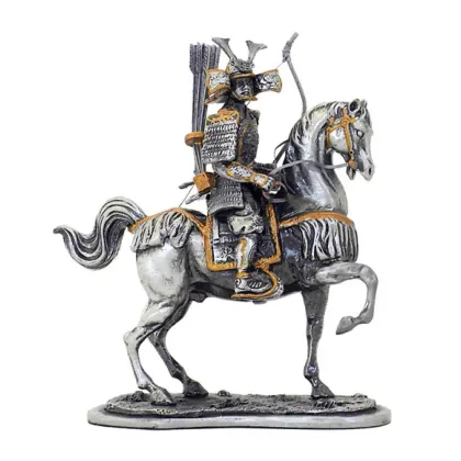 Zdjęcie Pewterowa figurka samuraja na koniu