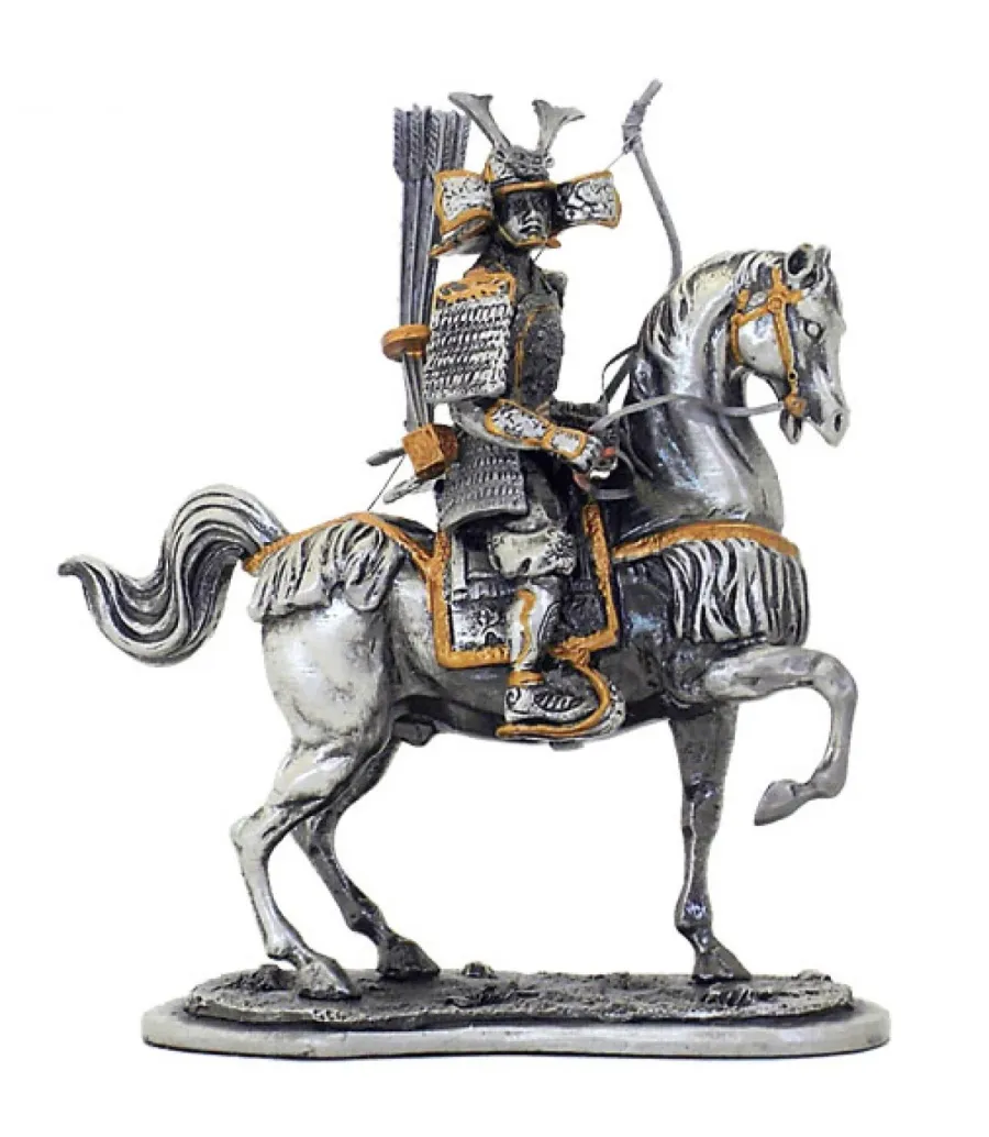 obrazek 1 Pewterowa figurka samuraja na koniu