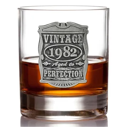 Zdjęcie Spersonalizowany prezent w postaci szklanki do whisky