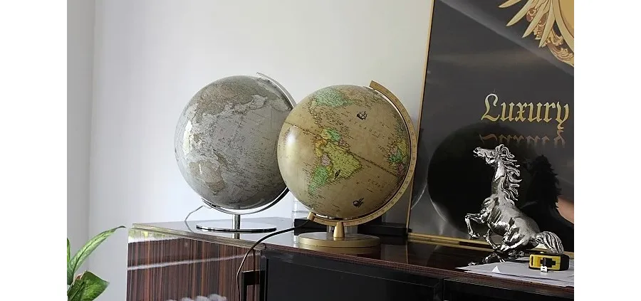 obrazek 11 Chromowany podświetalny globus na biurko