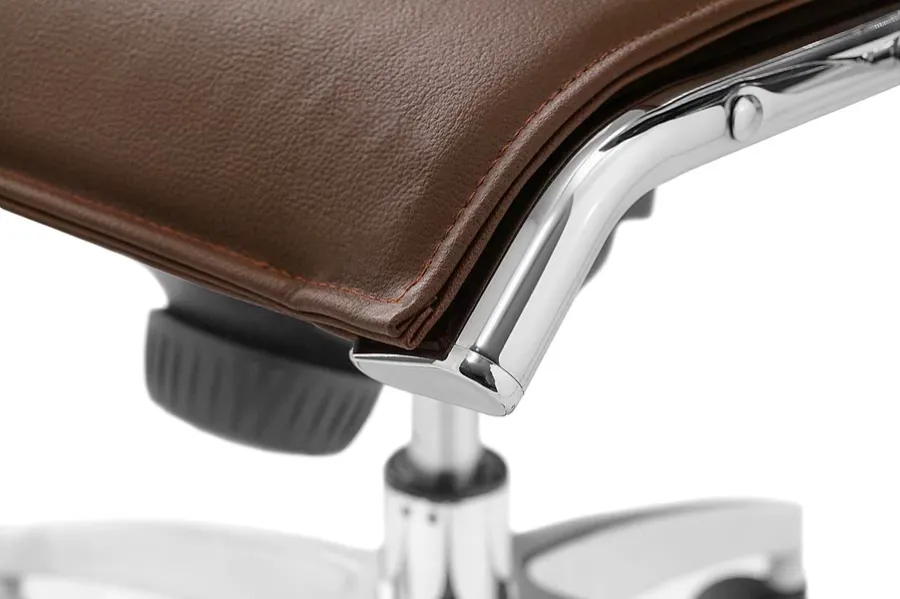 picture 9 Modern leather armchair on wheels