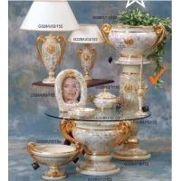 Picture Luxurious ceramic candle holder