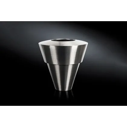 Picture A minimalist luxury vase from the Italian brand VG