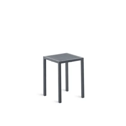 Zdjęcie Stylowy stołek Conrad o minimalistycznym kształcie do ogrodu i na taras