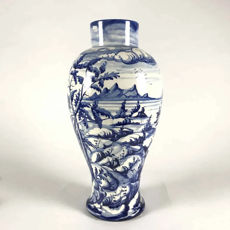 obrazek 1 Ceramiczny wazon 1976 z bogatą dekoracją krajobrazu jeziora z łodziami
