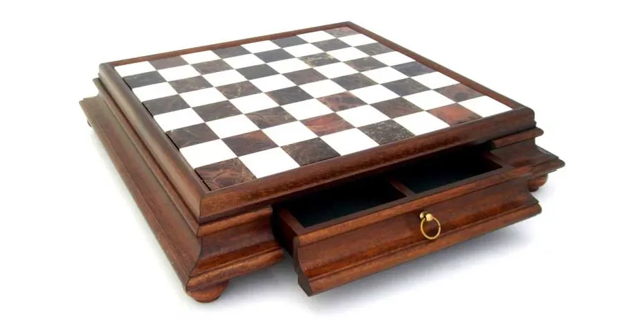 picture 2 Chess sets with silvered and gilded pieces 