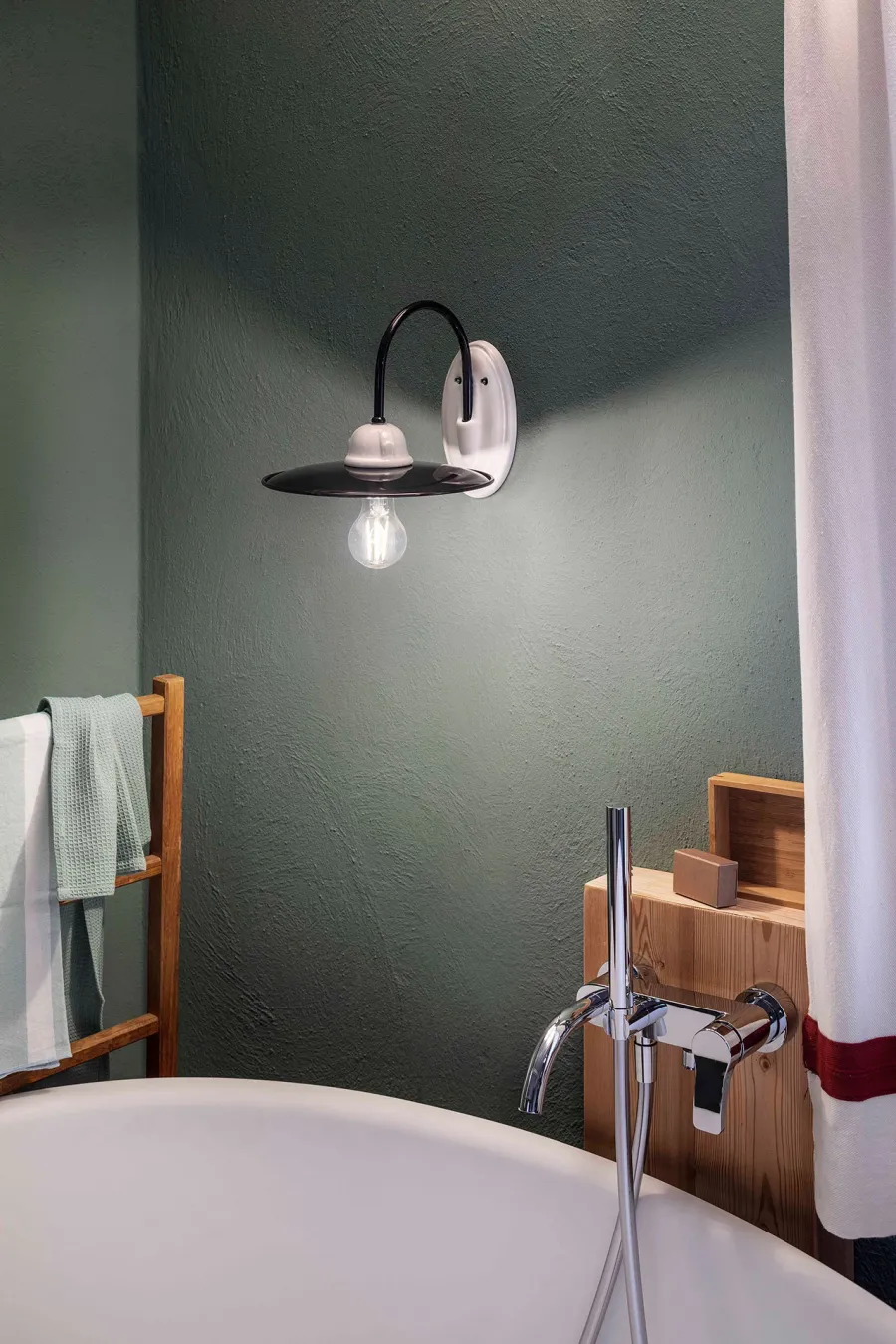 obrazek 2 Wyjątkowa lampa ścienna Potenza w stylu klasycznym