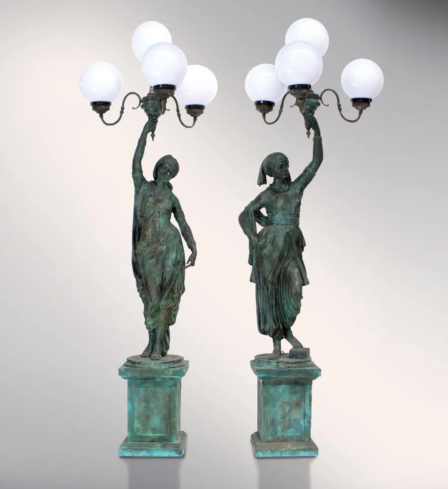 obrazek 1 Rzeźba z brązu przedstawiająca Cyganki z lampą do ogrodu 2 sztuki - Fonderia Artistica Ruocco