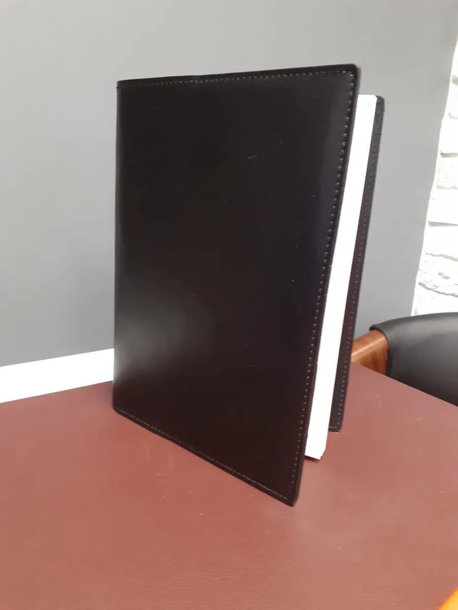 picture 1 Maruse diaries in leather