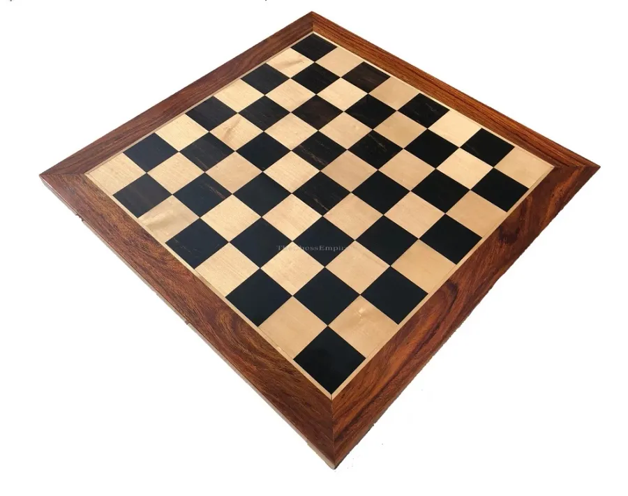 obrazek 1 Drewniana płaska szachownica idealna na upominek - The Chess Empire