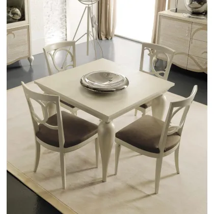 Zdjęcie Ekskluzywny kwadratowy rozkładany stół do pięknego salonu – Cantiero