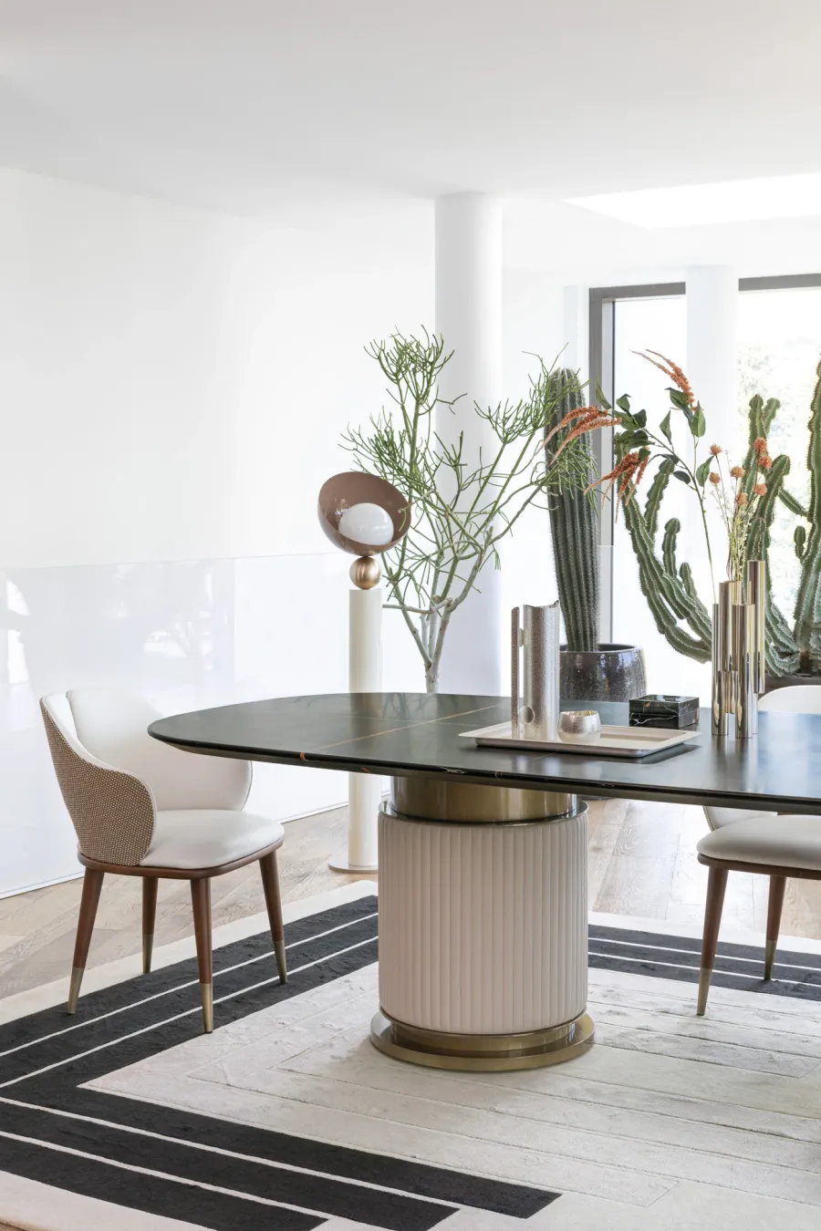 obrazek 6 Ekskluzywny włoski stół w stylu modernistycznym - do jadalni