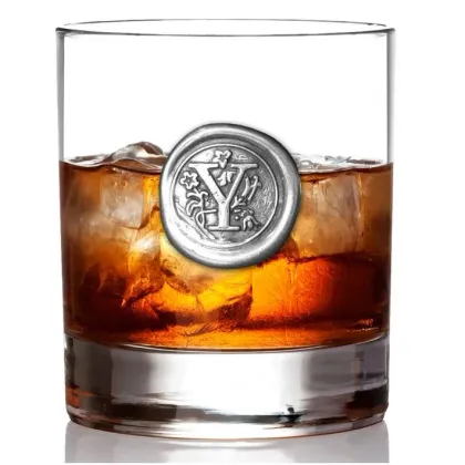 Zdjęcie Niesamowita szklanka do whisky z wygrawerowanym inicjałem