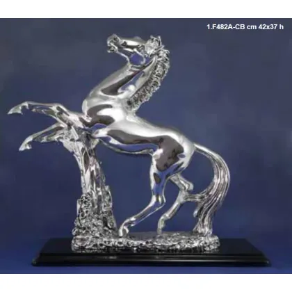 Zdjęcie Elegancki model statuetki ozdobnej - koń na rampie - ArtBe