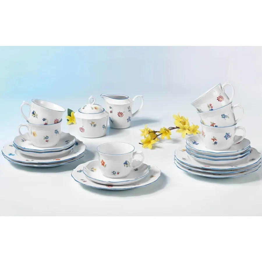 obrazek 2 Mała porcelanowa filiżanka do herbaty z pięknym kwiatowym zdobieniem – Seltmann Weiden