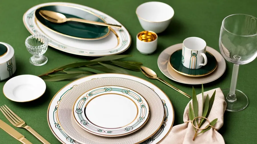 obrazek 1 Porcelanowa zastawa stołowa dla 12 osobowej rodziny - Porcel