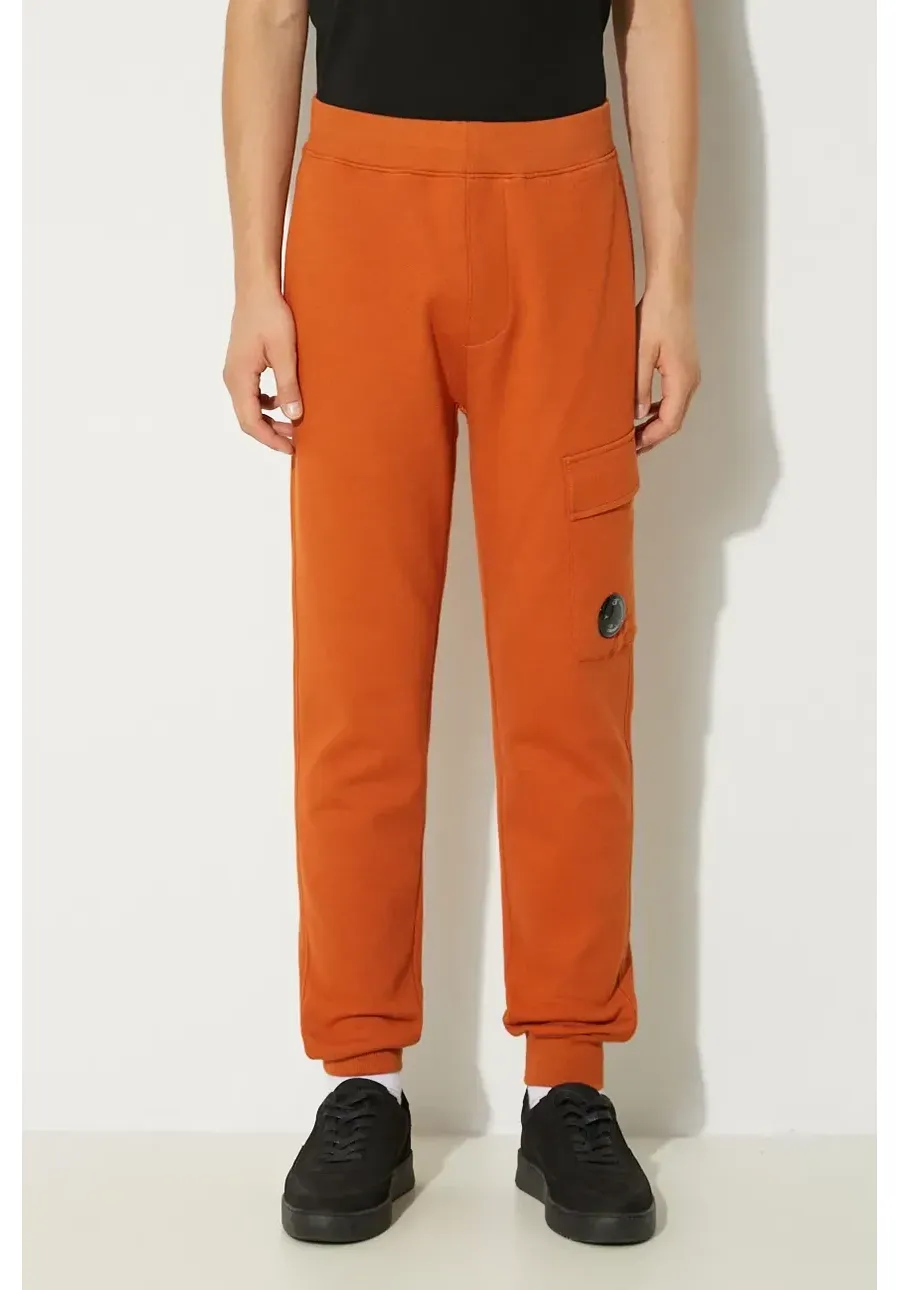 obrazek 1 C.P. Company spodnie dresowe bawełniane Diagonal Raised Fleece Cargo Sweatpants kolor pomarańczowy gładkie 17CMSP017A005086W