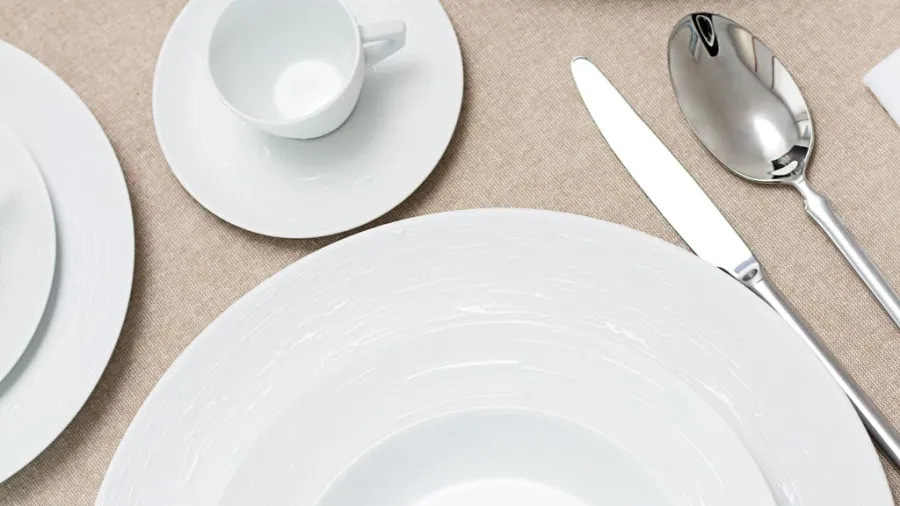 obrazek 1 Zjawiskowa biała porcelana na stół dla 12 osobowej rodziny - Porcel