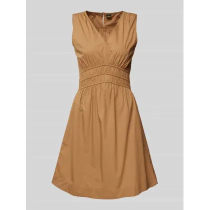 Zdjęcie Sukienka o długości do kolan w jednolitym kolorze model ‘Dizzi’