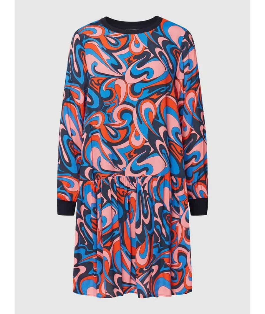 obrazek 1 Sukienka o długości do kolan ze wzorem na całej powierzchni