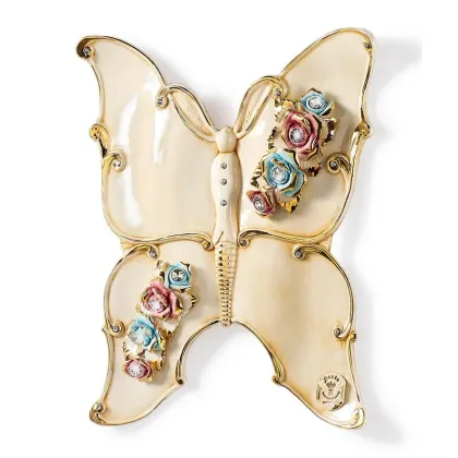 Picture Beautiful butterfly figurine with two-color roses