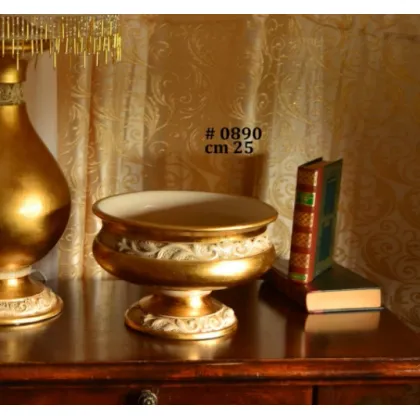 Zdjęcie Włoskie naczynie dekoracyjne ze złotym zdobieniem