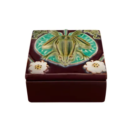 Picture An unusual box in a country style - Bordallo Pinheiro