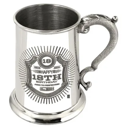 Zdjęcie Ekskluzywny kufel do piwa z personalizacją - idealny prezent na 18 urodziny