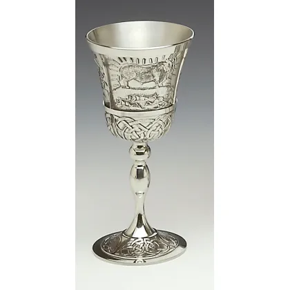 Zdjęcie Unikalny cynowy kielich do wina z przedstawieniem królowej Maeve z Connarch