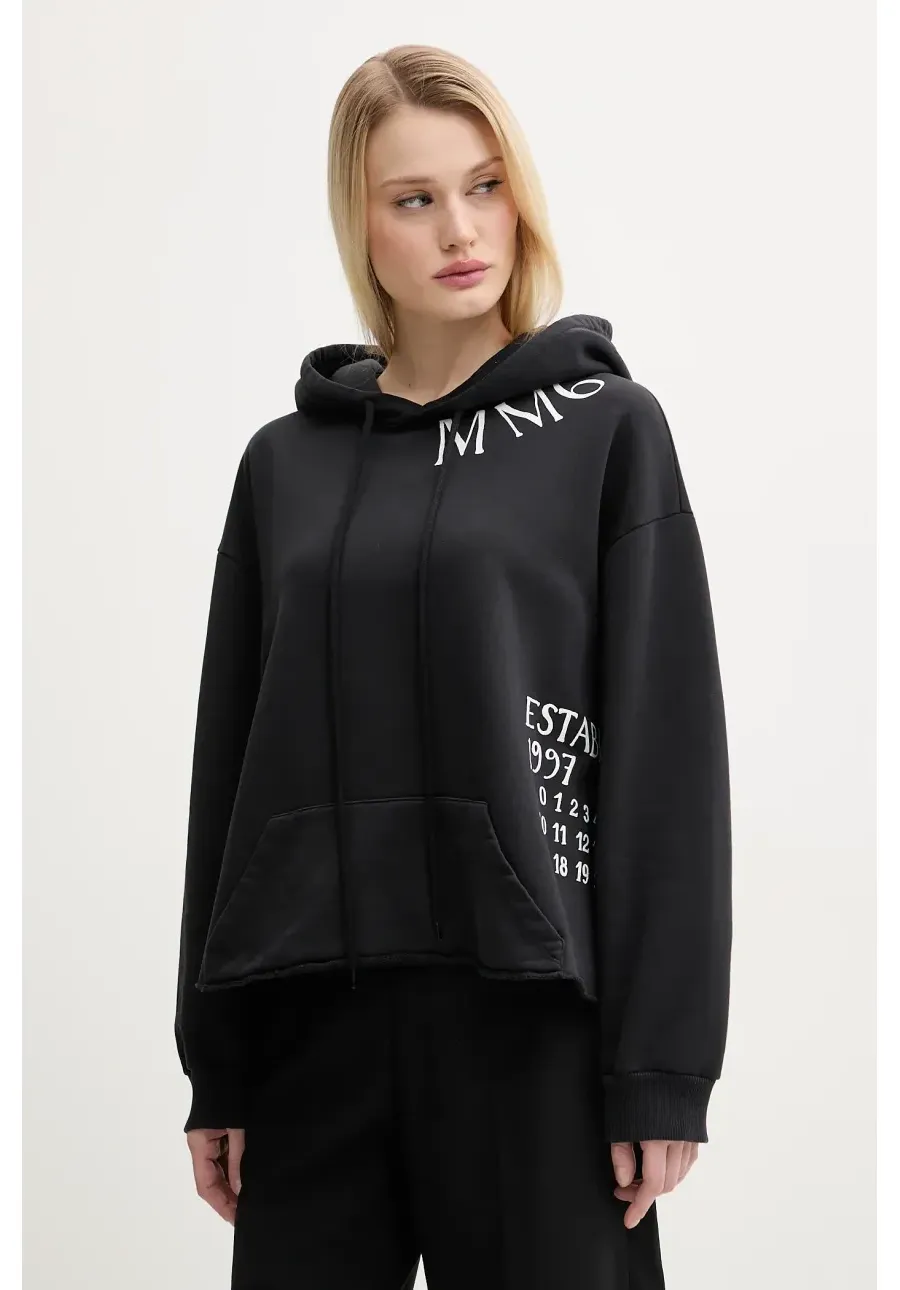 obrazek 1 MM6 Maison Margiela bluza bawełniana damska kolor czarny z kapturem z nadrukiem S52GU0241.M25012