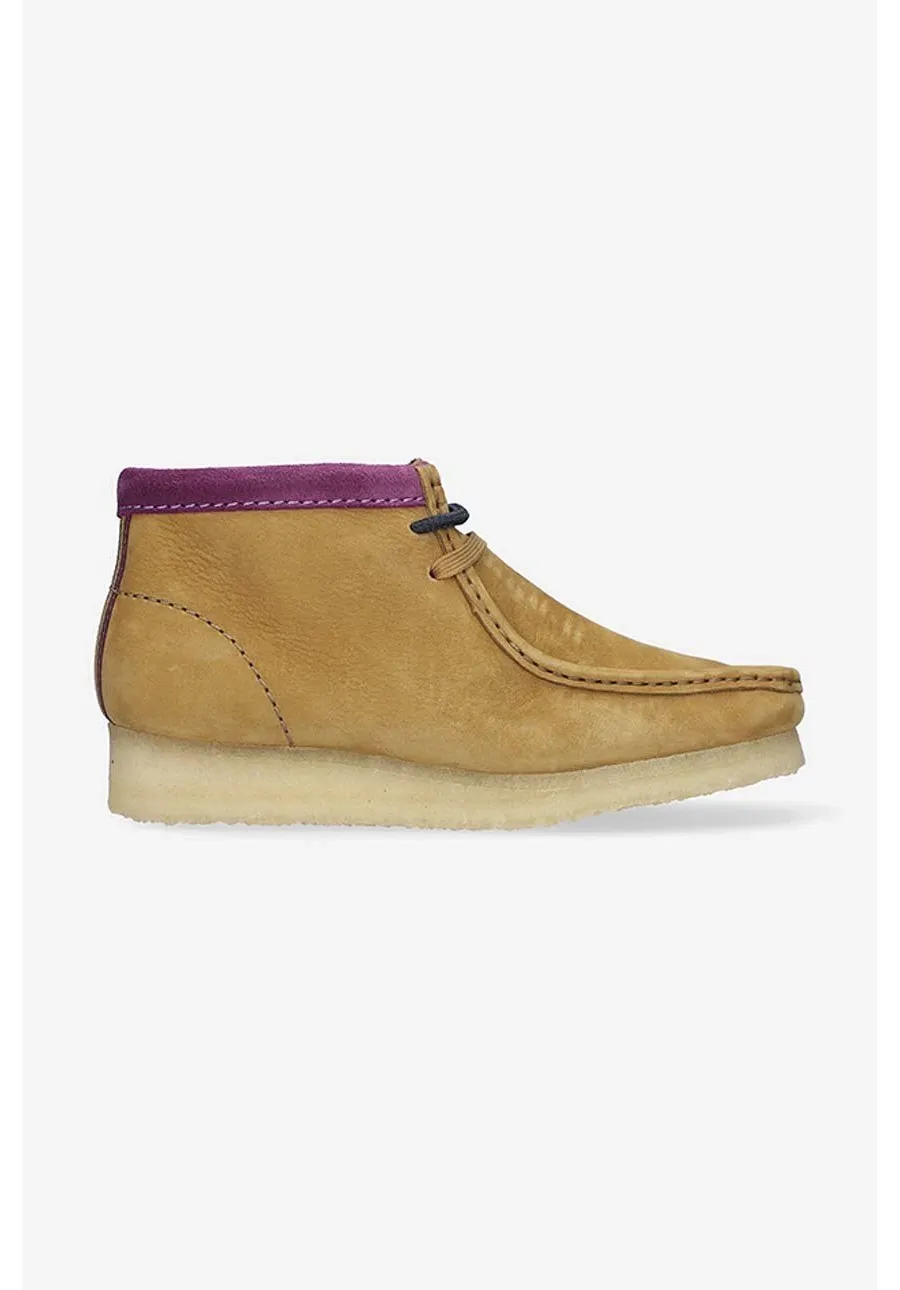 obrazek 1 Clarks Originals mokasyny zamszowe Wallabee Boot damskie kolor brązowy na płaskim obcasie 26167961
