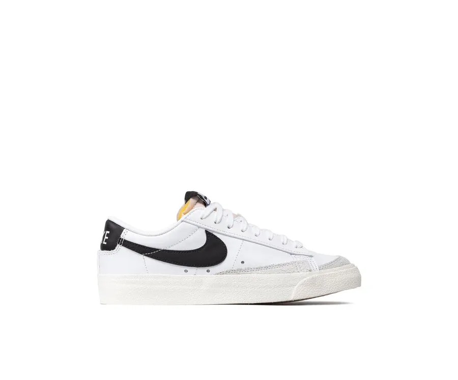 obrazek 1 Nike Sneakersy Blazer Low '77 DC4769 102 Biały