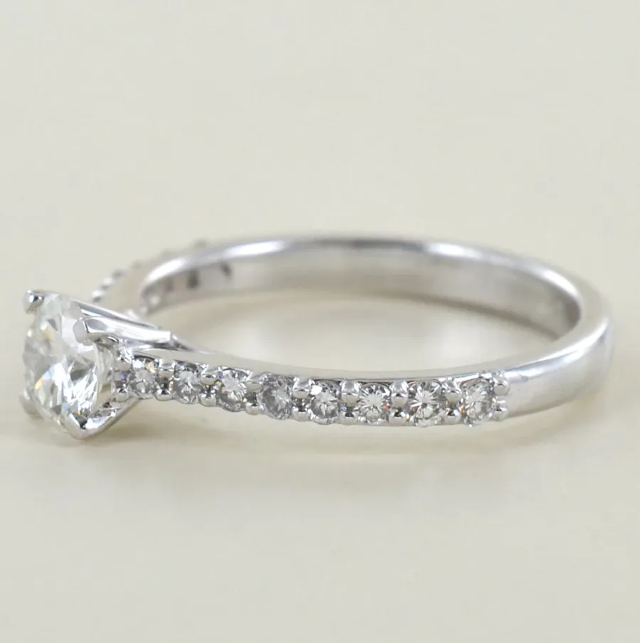 obrazek 5 Wyjątkowy pierścionek Solitaire z pół karatowym diamentem i brylantami na trzpieniu