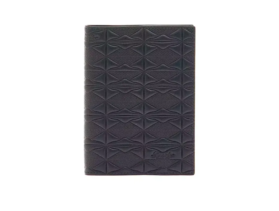 obrazek 1 Stylowe etui na paszport Embossed Empress Collection