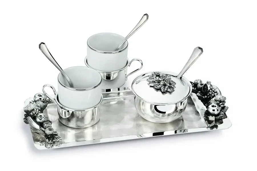 An elegant coffee tasting set - perfect as a gift for a woman