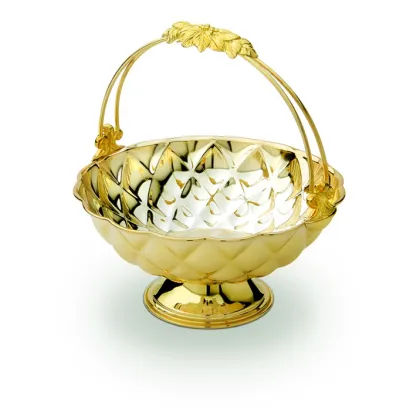 Zdjęcie Piękna misa z mosiądzu o złotej barwie