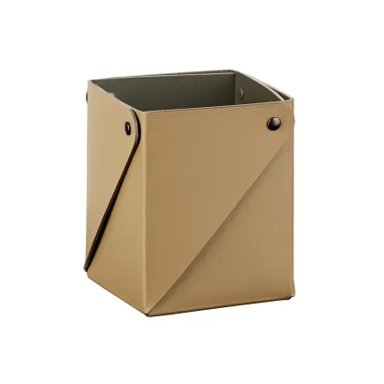 Zdjęcie Skórzany pojemnik na przybory biurowe 8х8хH10,5 cm w kolorze musztardowym