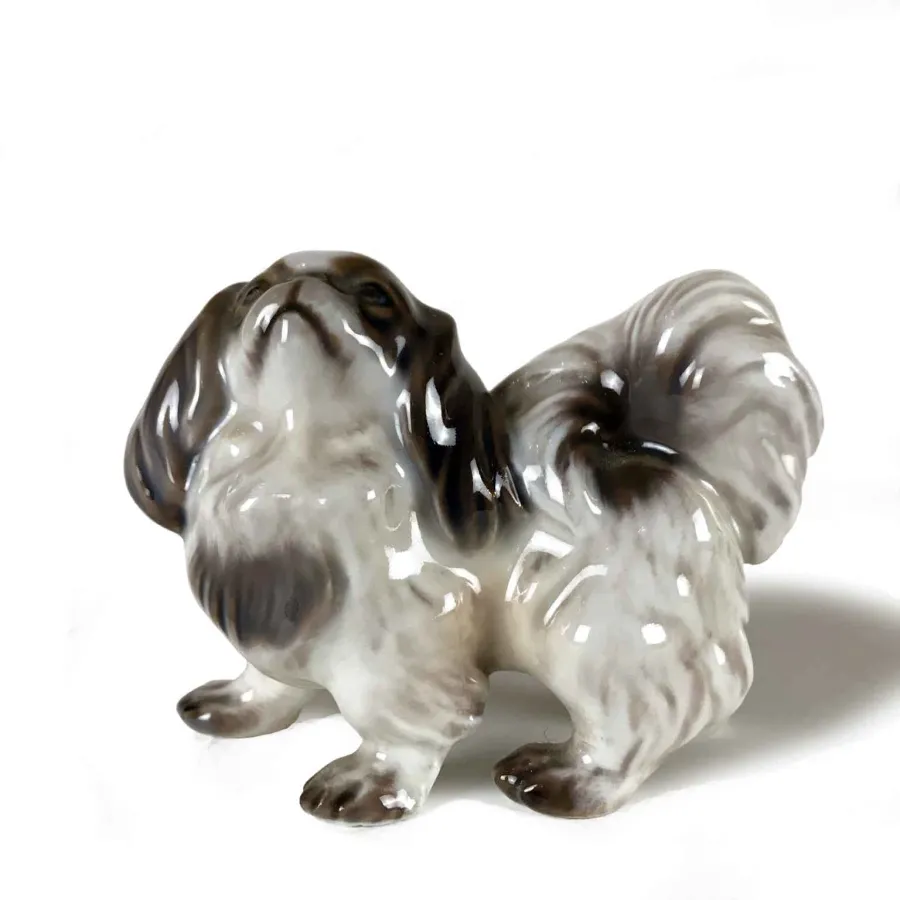 obrazek 1 Dog z ręcznie malowanej porcelany polichromowanej zaprojektowanej i wyprodukowanej przez Dahl Jensen