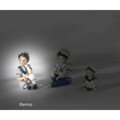 Zdjęcie Porcelanowa figurka małego marynarza - Sibania